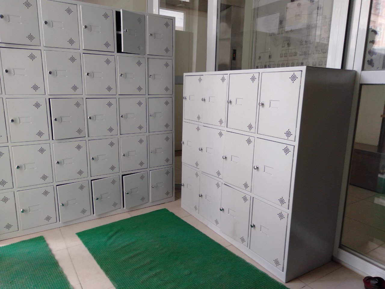 Sản phẩm tủ sắt để giầy dép, đồ dùng của Công ty TNHH MTV Điện tử Sao Mai