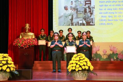 Nhà máy Z181 nhận Bằng khen Tập thể điển hình tiên tiến tại Hội nghị sơ kết 05 năm thực hiện CVĐ Phát huy truyền thống, cống hiến tài năng, xứng danh Bộ đội Cụ Hồ, học tập và làm theo tư tưởng, đạo đức, phong cách Hồ Chí Minh.