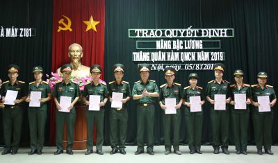 Công ty TNHH MTV Điện tử Sao Mai tổ chức lễ Trao quyết định nâng lương, thăng quân hàm QNCN năm 2019