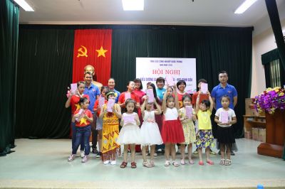 lễ tuyên dương gia đinh tiên tiến và học sinh giỏi